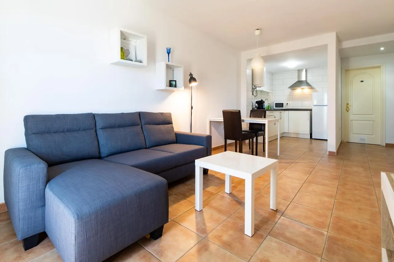 Uptown Urban Apartments (Adults Only) كوراليهو بيت للعطل